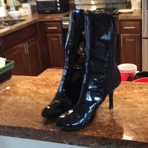 Sexy as hell patented /suede boots